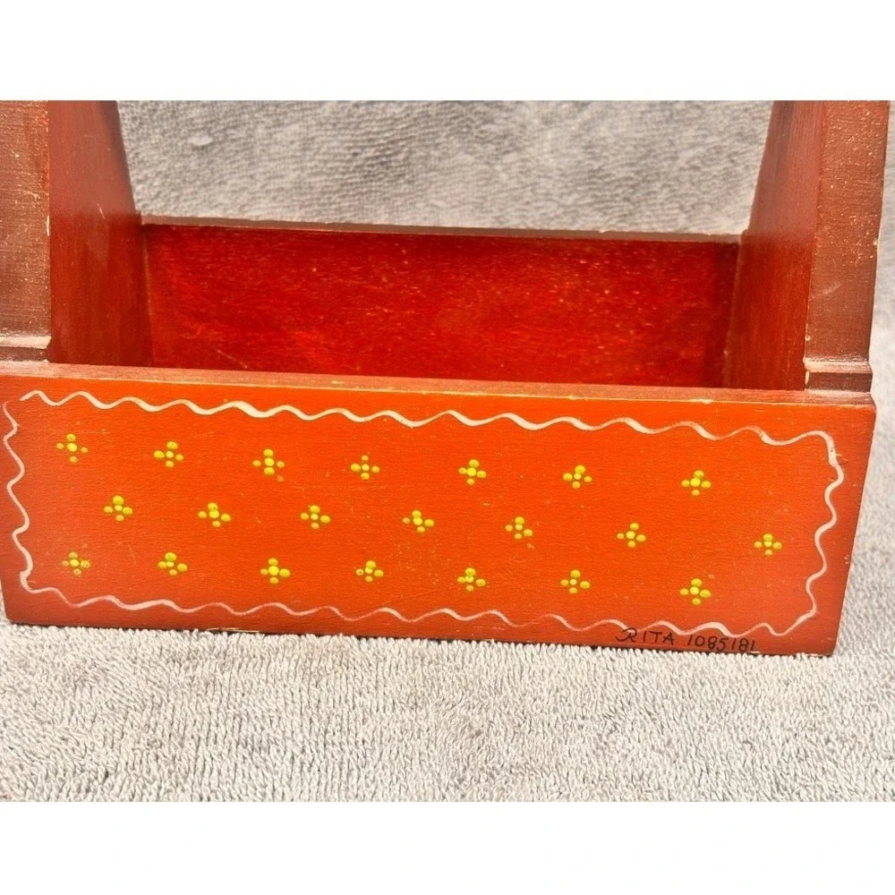 Vintage Hand Painted Wooden Santa Caddy Folk Art Christmas Decor 7 Inch